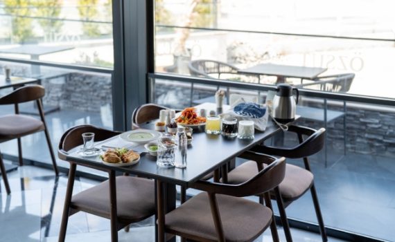 Best Budget-Friendly Restaurants in Sunshine Plaza for Lunch